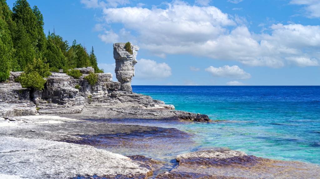 Scenic,Fathom,Five,National,Marine,Park,And,Famous,Flowerpot,Island