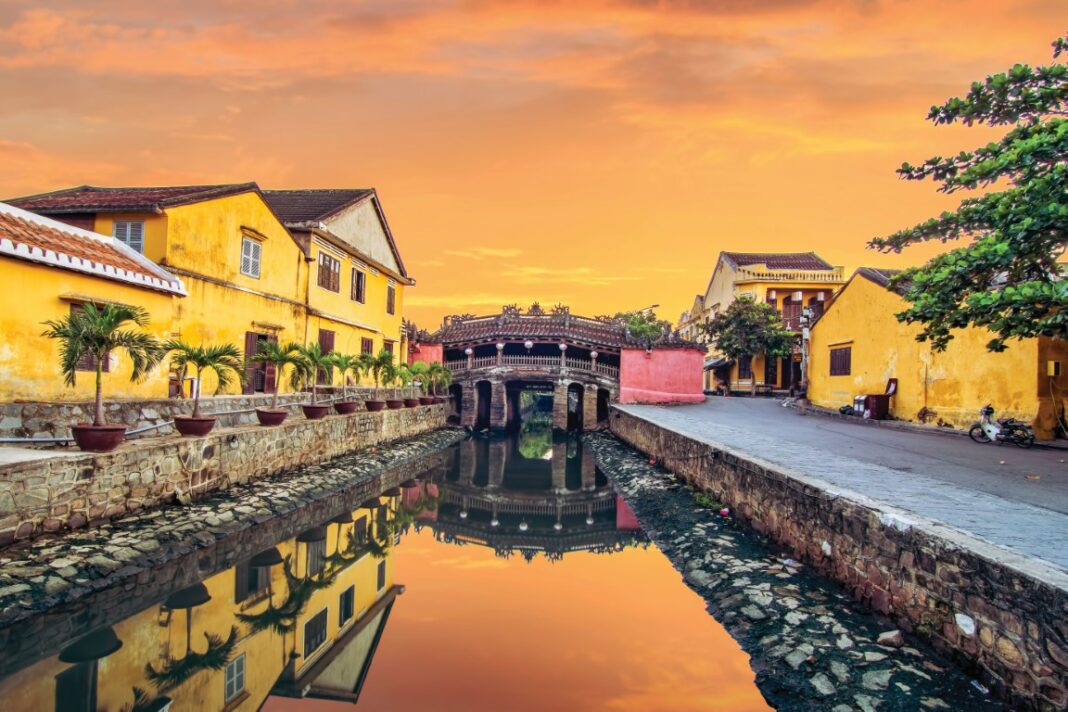 Hoi,An,Town,-,View,Of,The,Japanese,Bridge,In