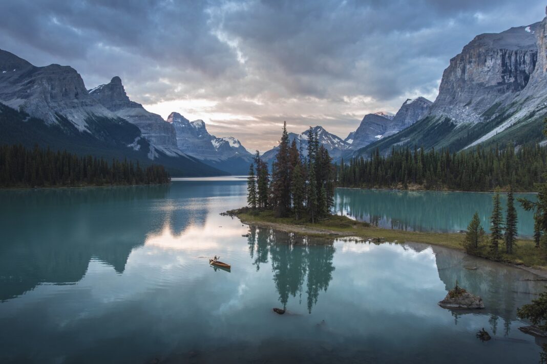 Photo: Maligne Lake AB By Ben Glassco Photo: Maligne Lake AB By Ben Glassco
