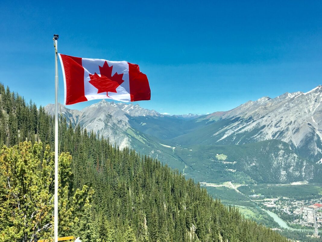 0911-PhotoBy-pexels-daniel-joseph-petty-Canada